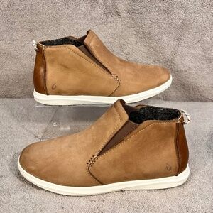 Olukai HAWAI’ILOA MANU HOPE Suede Leather Slip-on Ankle Boots Booties US W7 Tan